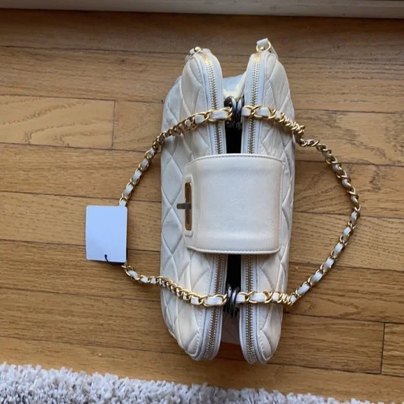 Chanel Reissue Quilted Accordion Flap Bag - Picture 8 of 16